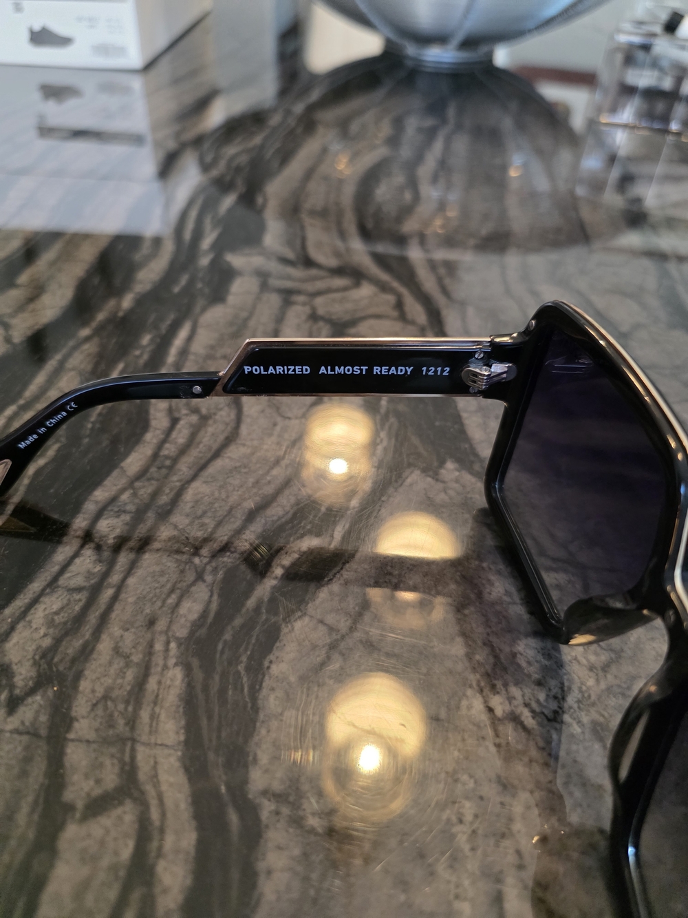 Quay Australia Black Oversized Square Sunglasses Pristine Conditon - Picture 6 of 11